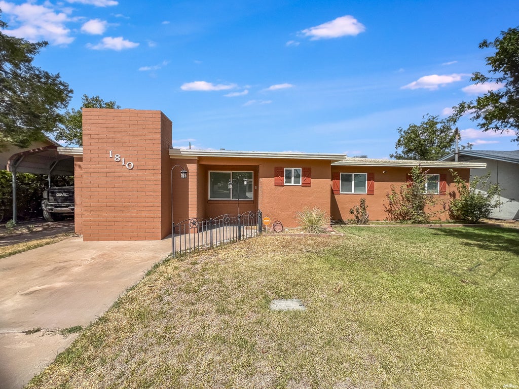 1810 Solana Road Carlsbad, NM 88220 - Photo 1 of 21 Gallery Image 1