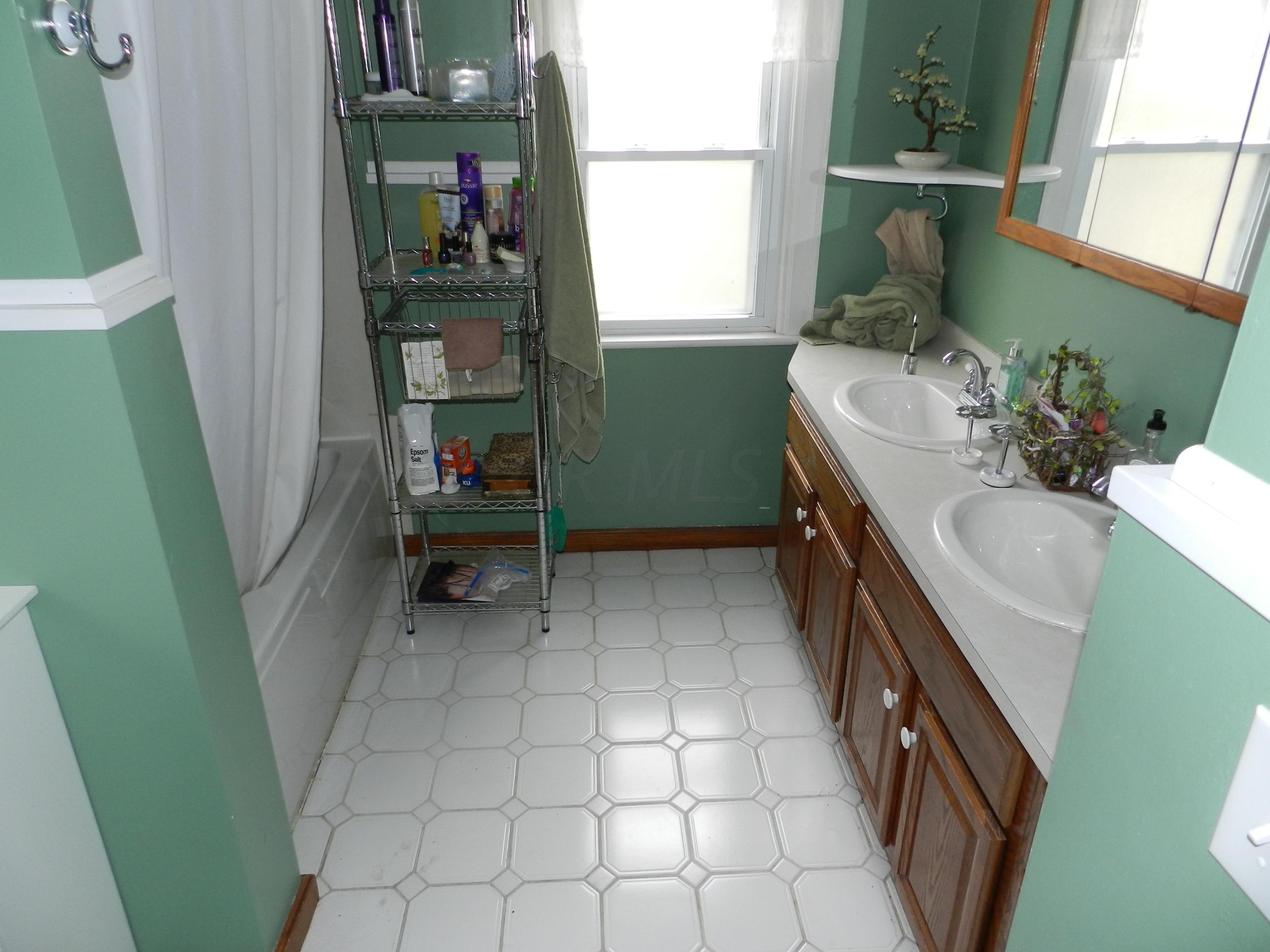 3043 Courtright Road Columbus, OH 43232 - Photo 14 of 19 Gallery Image 14