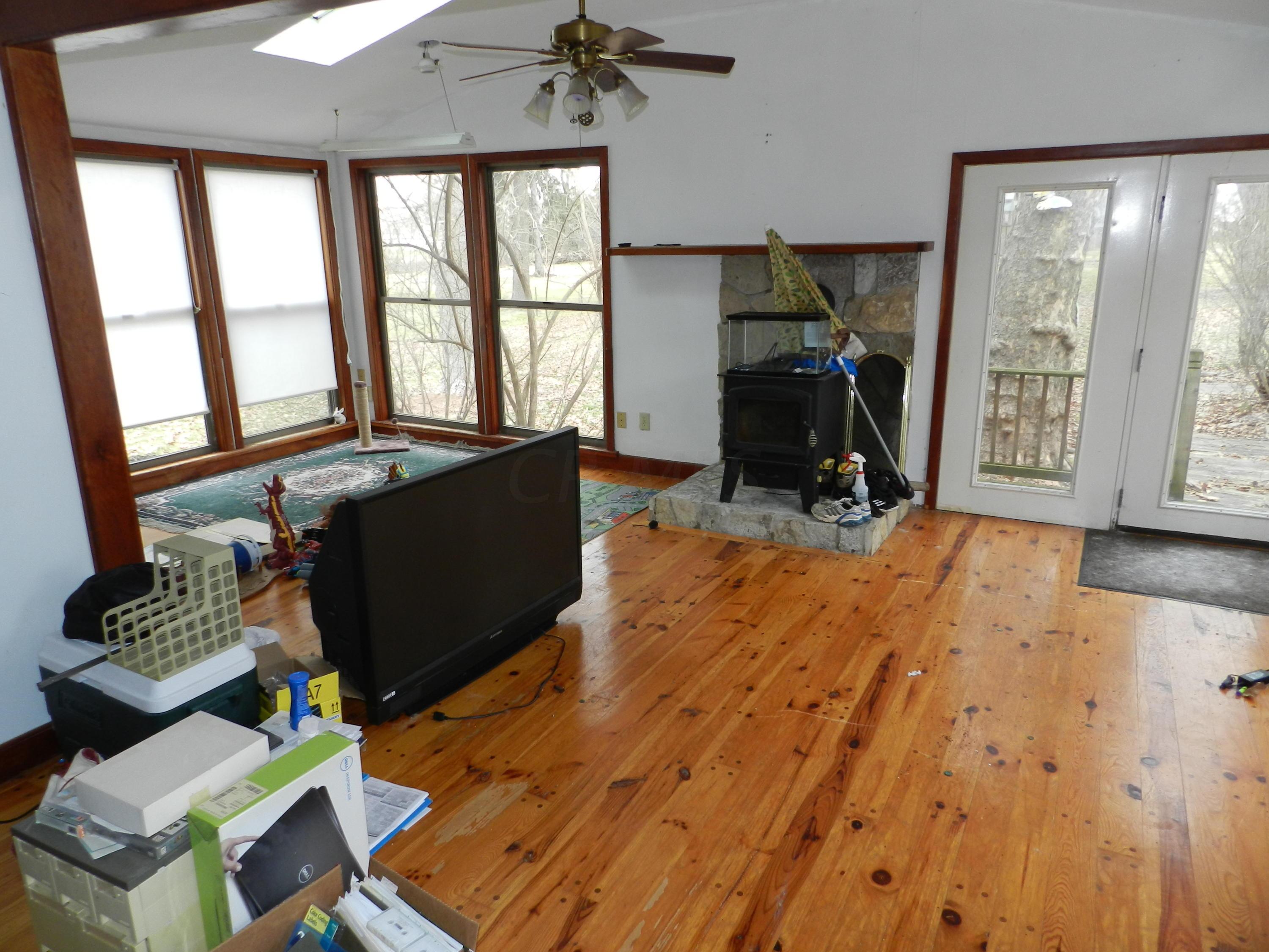3043 Courtright Road Columbus, OH 43232 - Photo 4 of 19 Gallery Image 4
