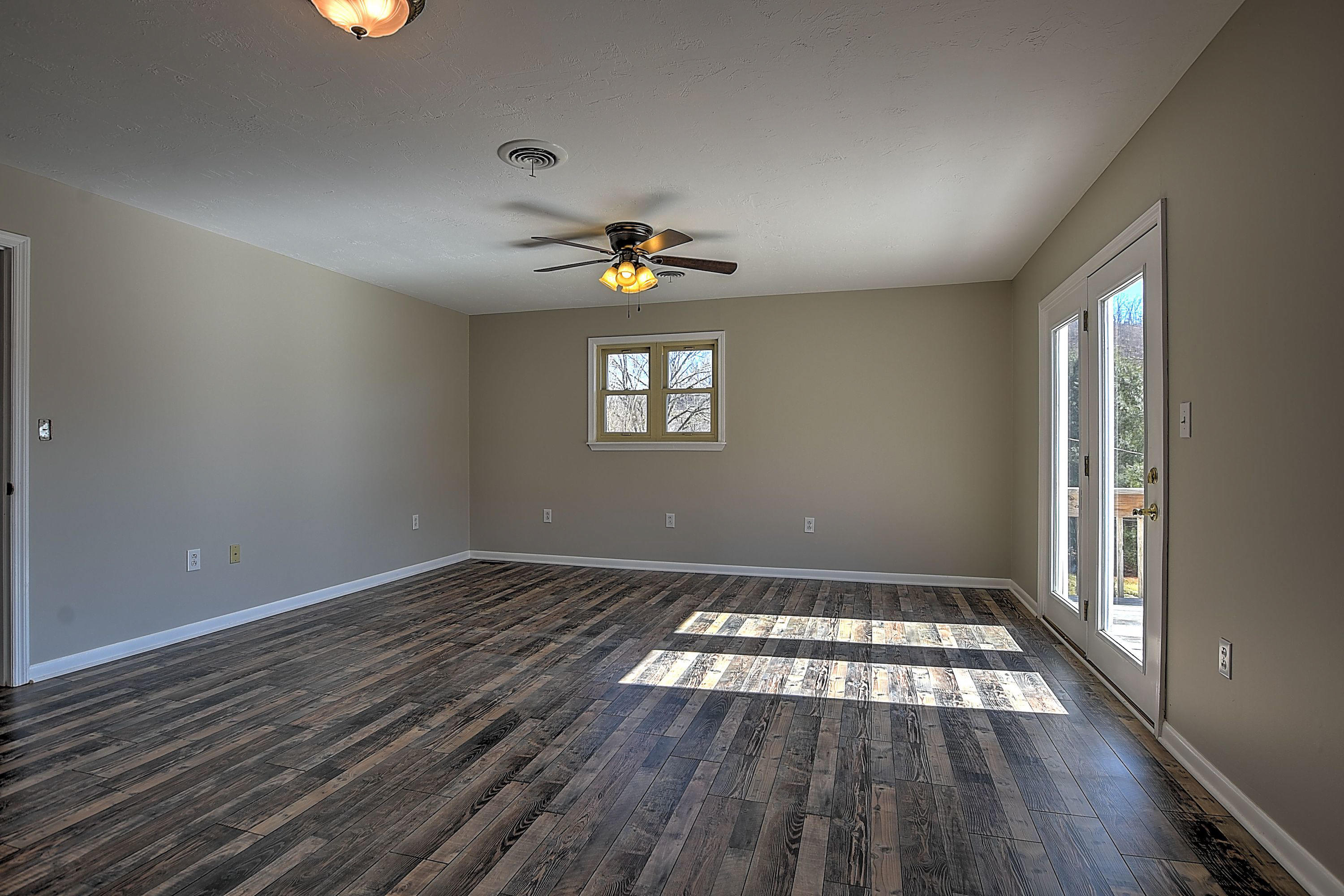 2235 West Pines Road Afton, TN 37616 - Photo 15 of 47 2235 W Pines Rd-15