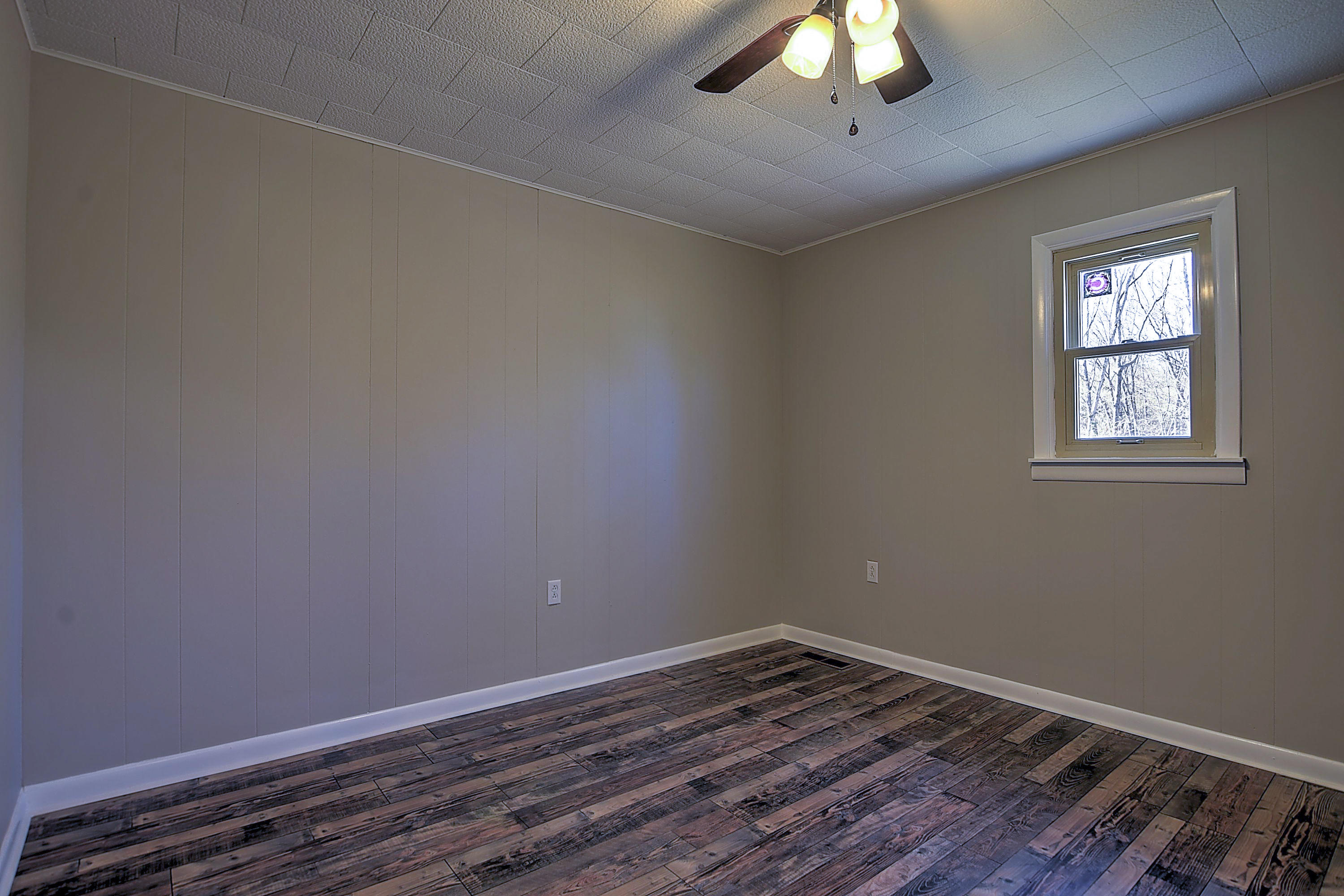 2235 West Pines Road Afton, TN 37616 - Photo 20 of 47 2235 W Pines Rd-20