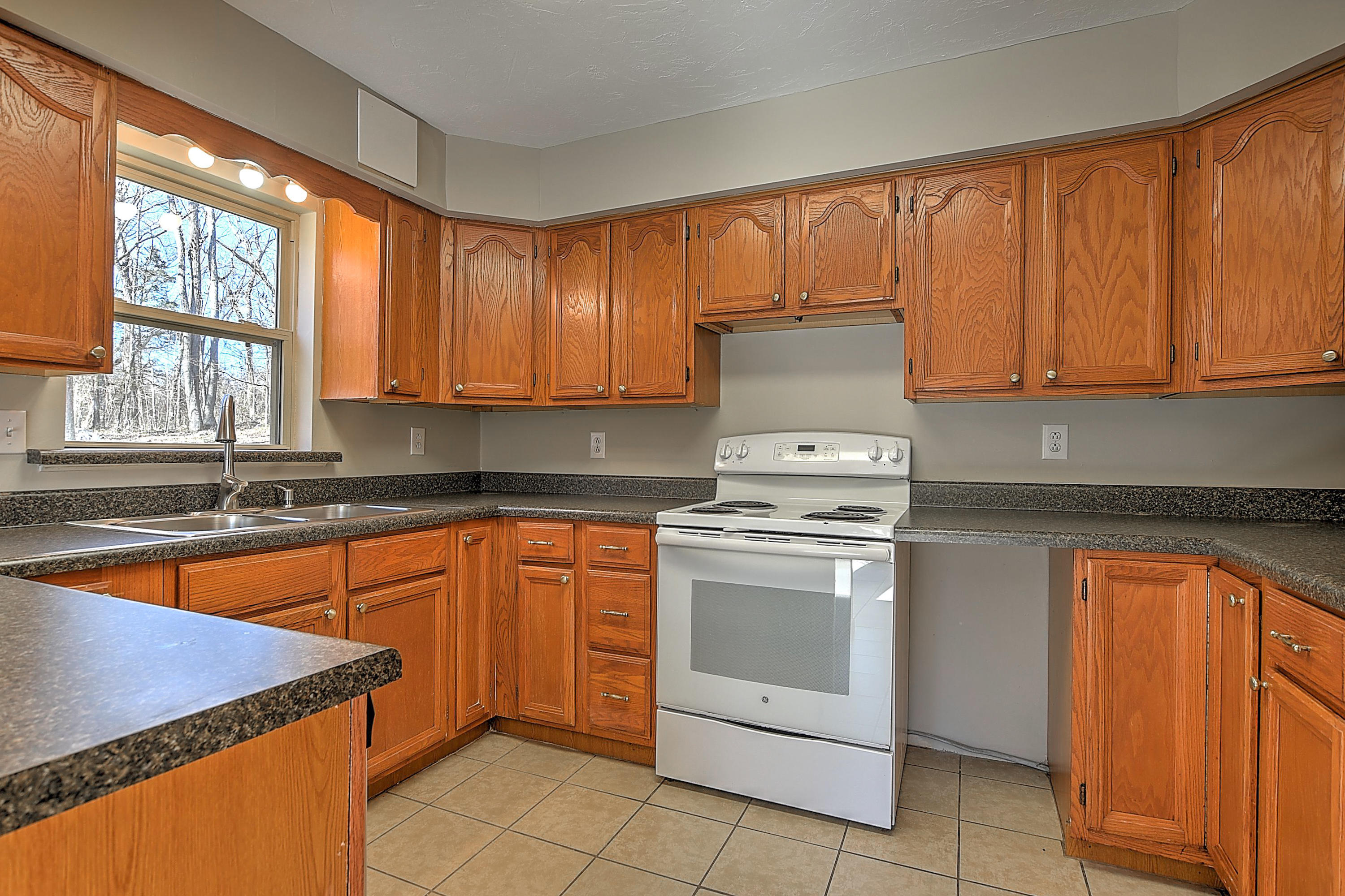 2235 West Pines Road Afton, TN 37616 - Photo 10 of 47 2235 W Pines Rd-10