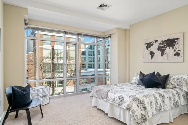 $4,600 | 11 West Broadway, Unit 506, Boston, MA 02127