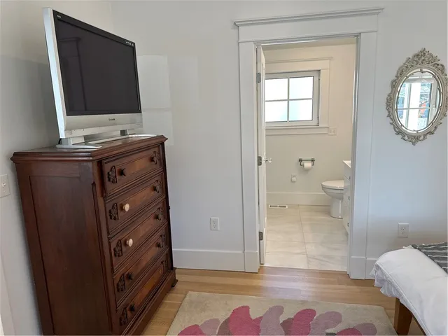 $2,800 | 76 Memorial Boulevard, Unit REAR, Newport, RI 02840