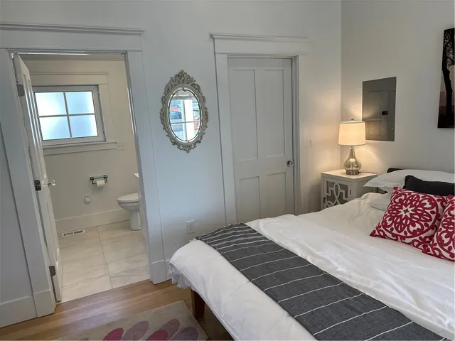 $2,800 | 76 Memorial Boulevard, Unit REAR, Newport, RI 02840