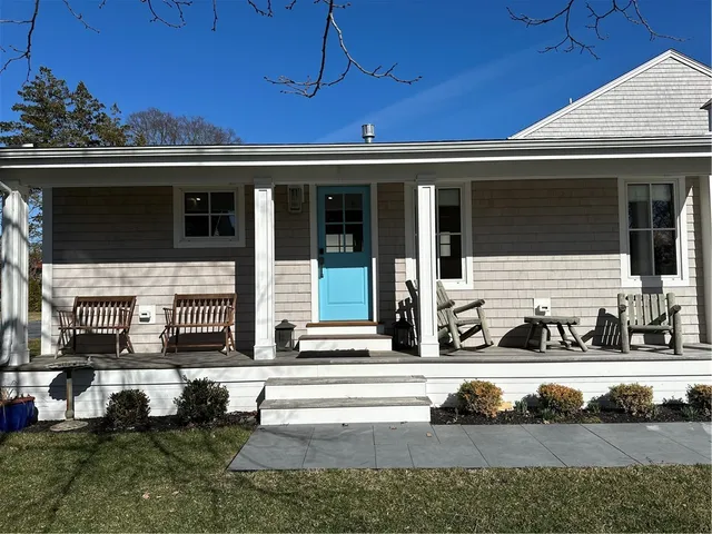 $2,800 | 76 Memorial Boulevard, Unit REAR, Newport, RI 02840