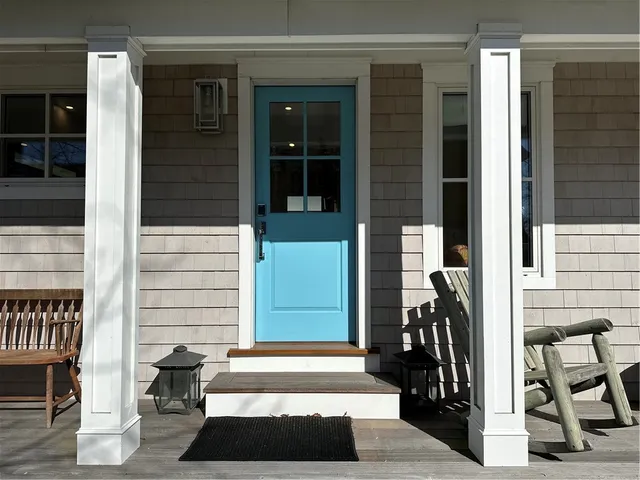 $2,800 | 76 Memorial Boulevard, Unit REAR, Newport, RI 02840