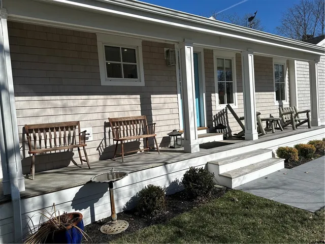 $2,800 | 76 Memorial Boulevard, Unit REAR, Newport, RI 02840