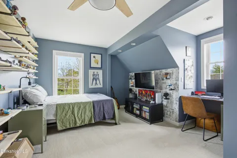 $575,000 | 14 County Court, Pittsfield, MA 01201