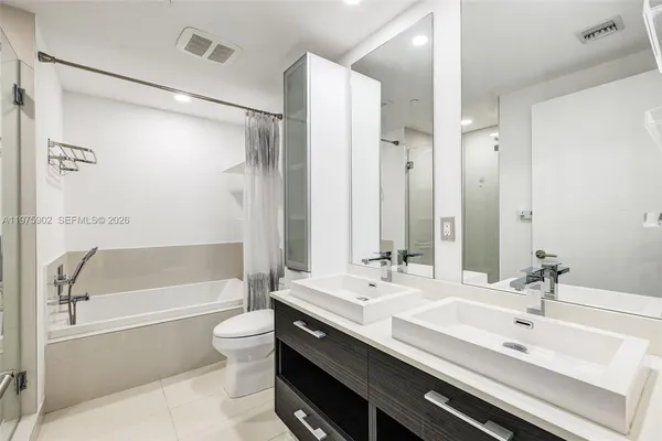 $6,950 | 45 Southwest 9th Street, Unit 2303, Miami, FL 33130