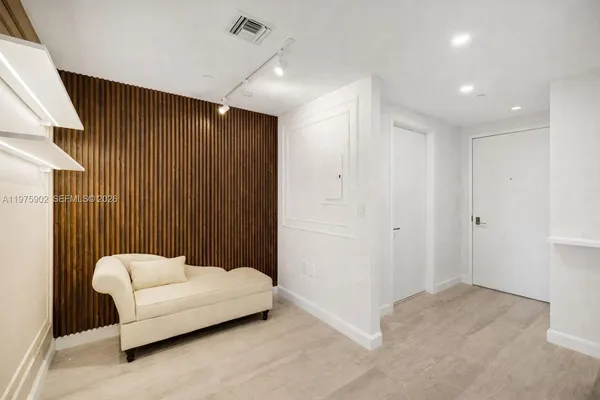 $6,950 | 45 Southwest 9th Street, Unit 2303, Miami, FL 33130