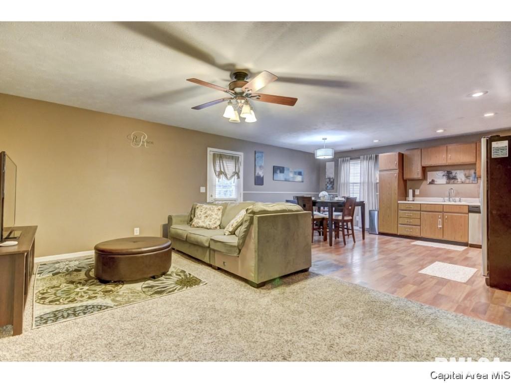 1604 Brenda Court Springfield, IL 62702 - Photo 2 of 22