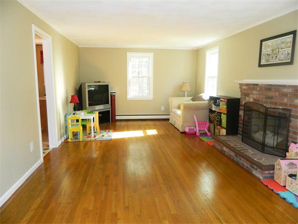 11 Stonecleave Road North Andover, MA 01845 - Photo 10 of 20 Gallery Image 10