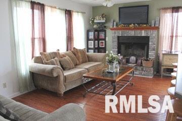 18054 Monroe Road Johnston City, IL 62951 - Photo 11 of 39 Gallery Image 11