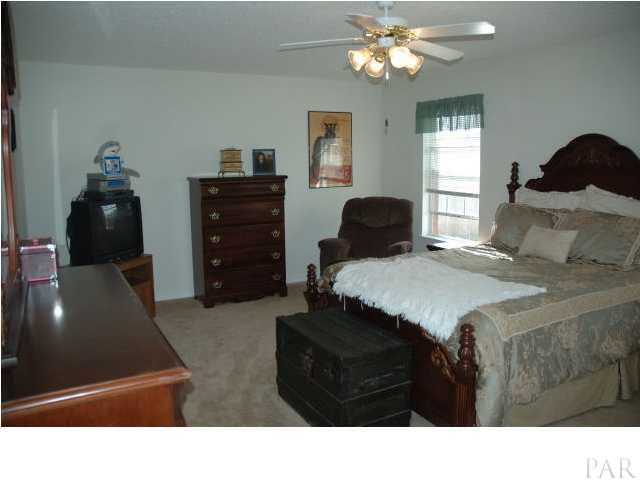 123 Gunwale Road Pensacola, FL 32507 - Photo 6 of 8 Master Bedroom