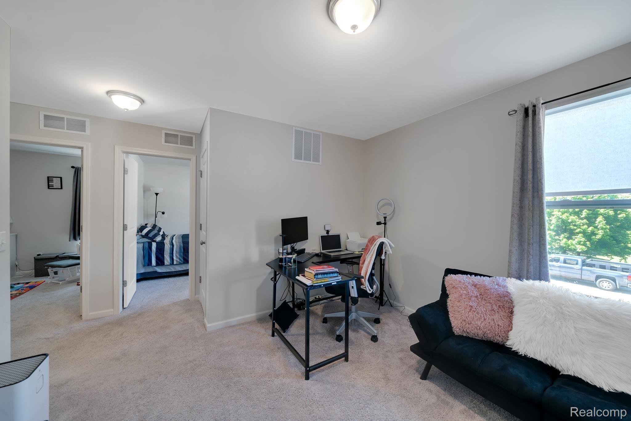 28323 Heather Way Romulus, MI 48174 - Photo 15 of 28 Gallery Image 15