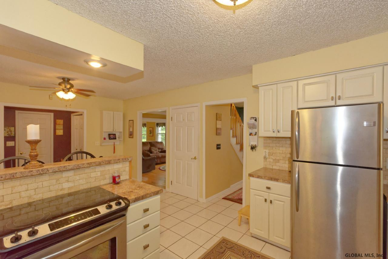 226 Boght Road Colonie, NY 12189 - Photo 17 of 42 Photo 17