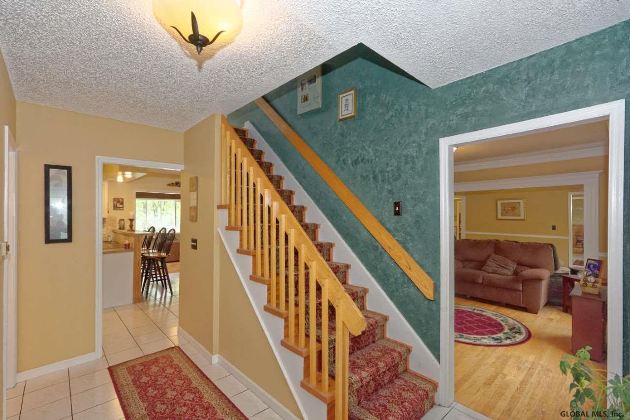 226 Boght Road Colonie, NY 12189 - Photo 6 of 42 Photo 6