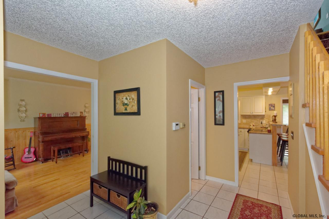 226 Boght Road Colonie, NY 12189 - Photo 7 of 42 Photo 7