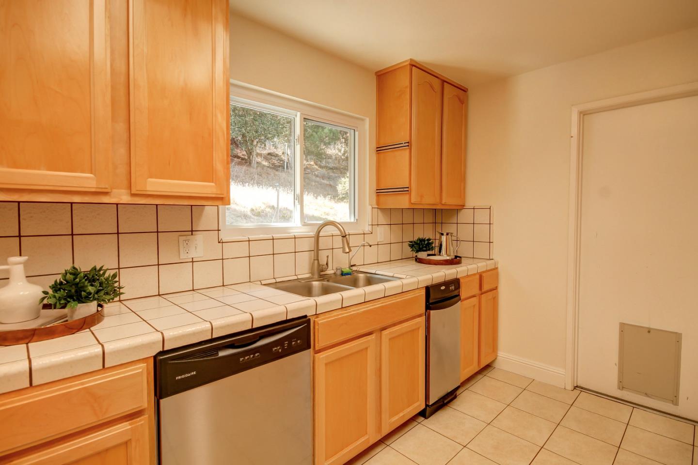 6584 Tustin Road Prunedale, CA 93907 - Photo 17 of 44 Gallery Image 17
