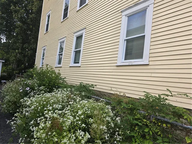$2,700 | 59 Court Street, Unit 2W, Bristol, RI 02809
