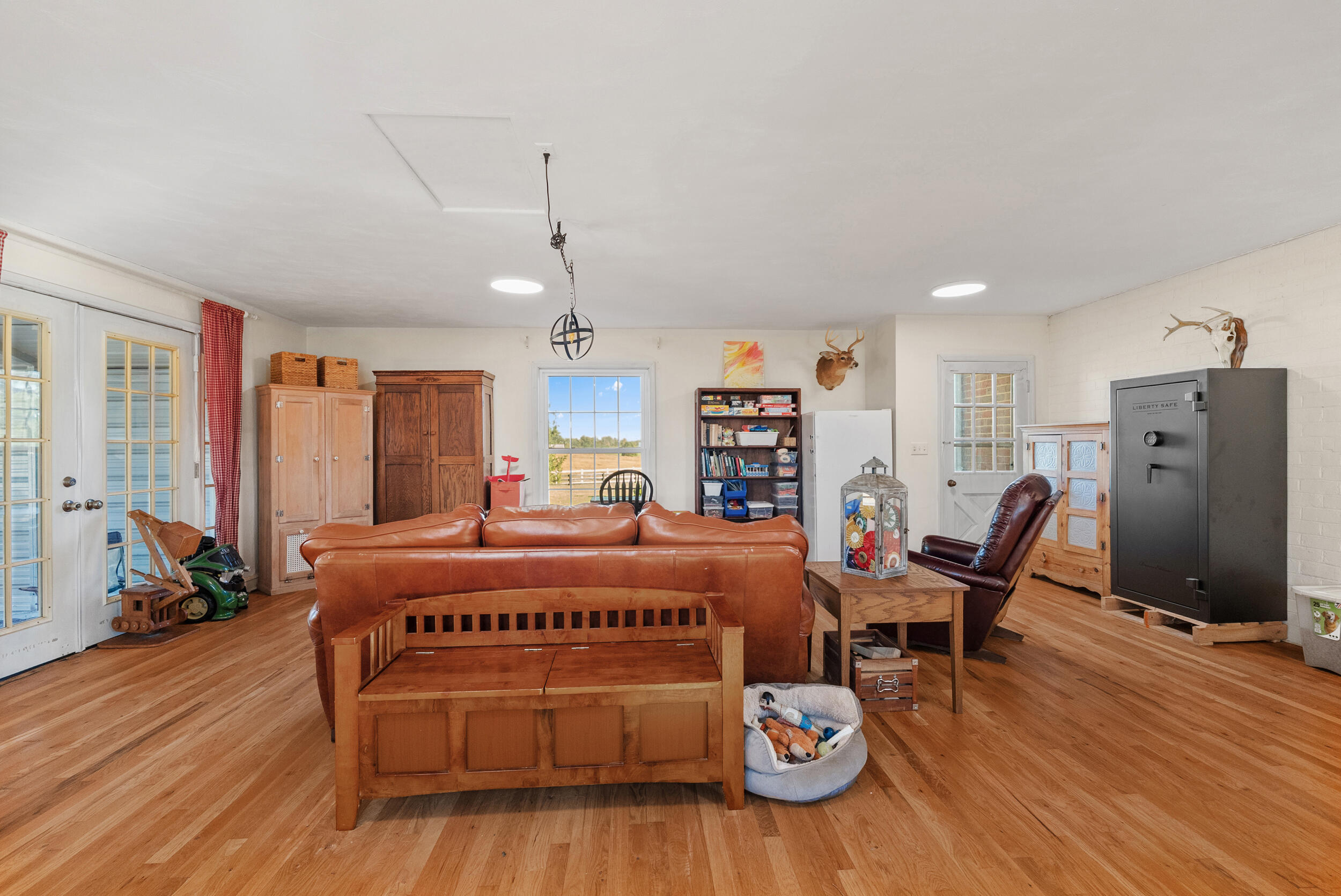 2631 Meadors Spur Road Moneta, VA 24121 - Photo 19 of 87 family room view 2