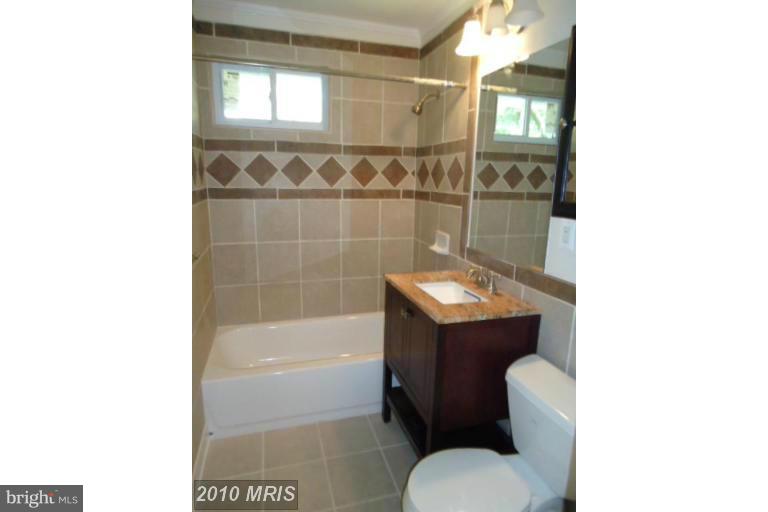 803 Dryden Street Silver Spring, MD 20901 - Photo 12 of 22 Bath