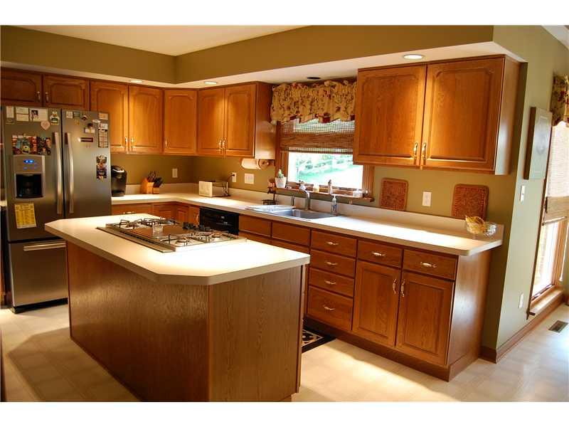 255 Logan Road Gibsonia, PA 15044 - Photo 8 of 23 Kitchen. *CENTER ISLAND *THERMADOR GAS COOK-TOP *DOUBLE WALL OVENS