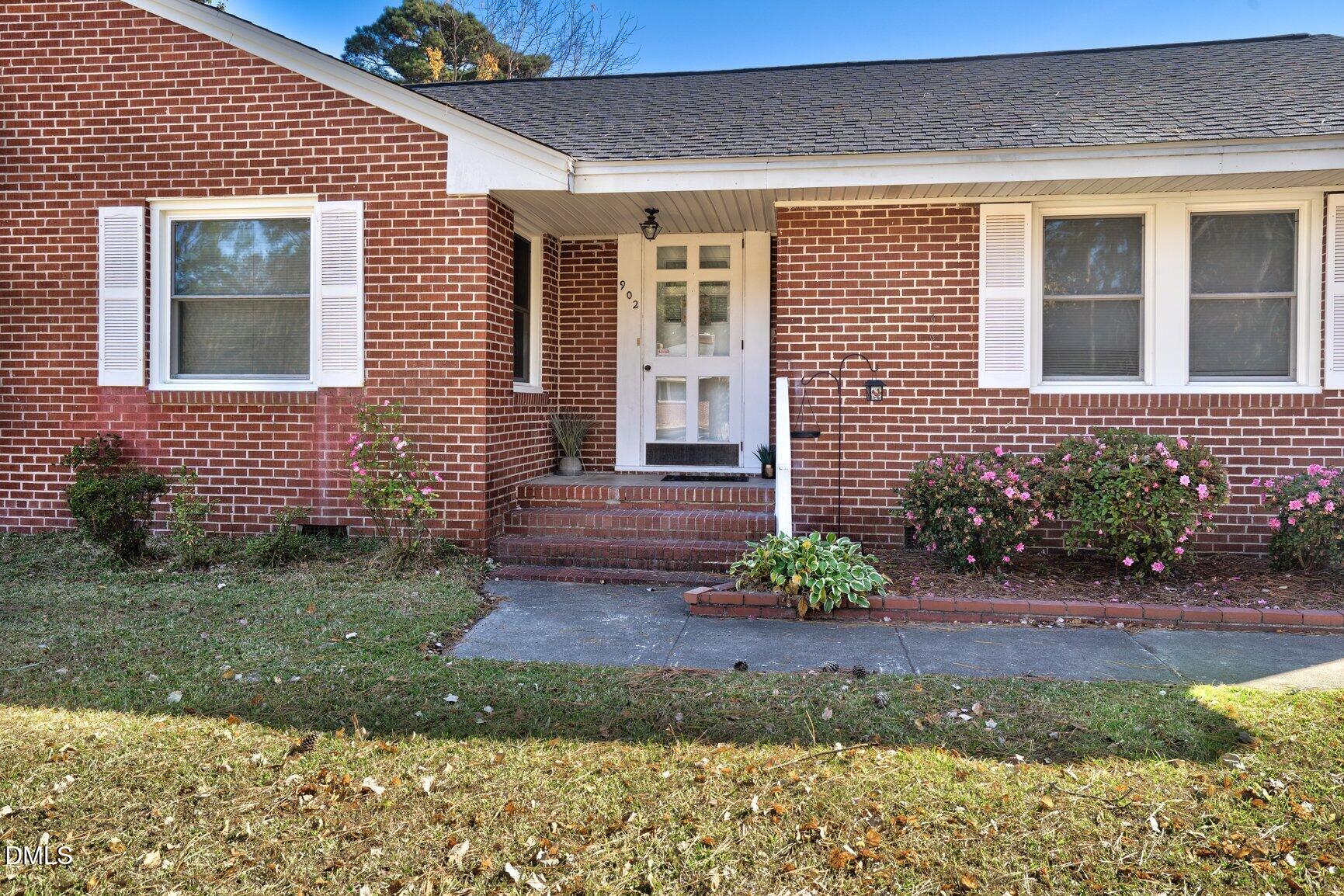 902 Treemont Road Northwest Wilson, NC 27896 - Photo 3 of 43 006-902TreemontRoadNorthwest-Wilson-NC-2