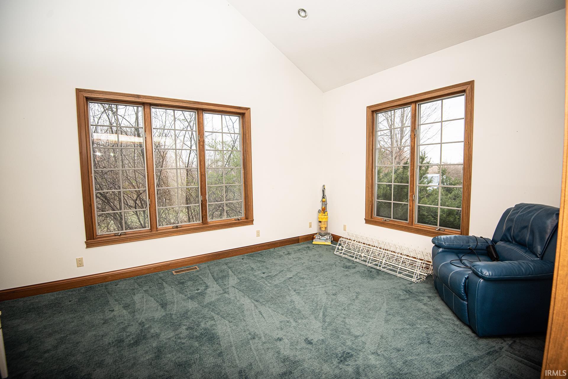 835 Atkinson Road Vincennes, IN 47591 - Photo 4 of 36 Gallery Image 4