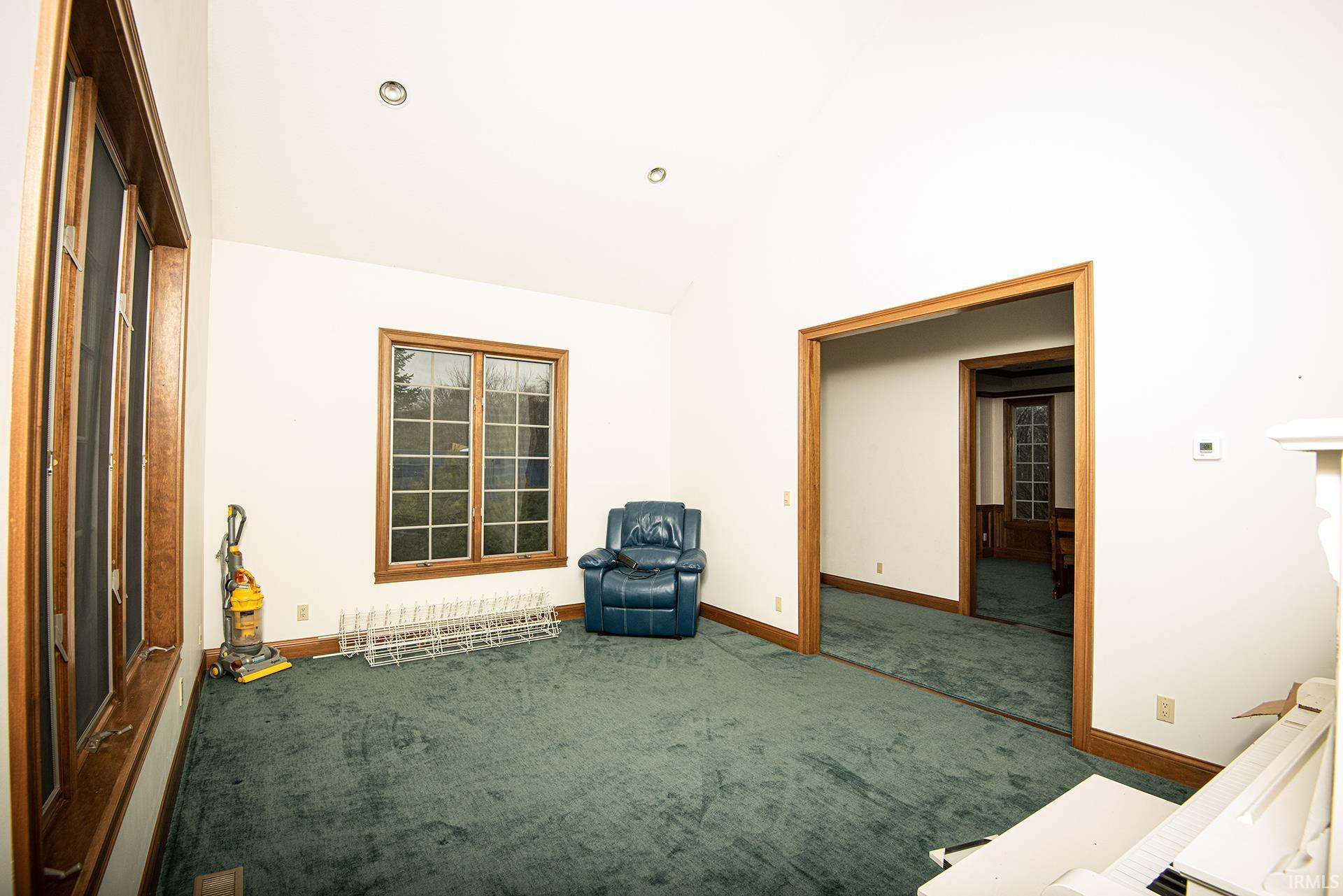 835 Atkinson Road Vincennes, IN 47591 - Photo 5 of 36 Gallery Image 5