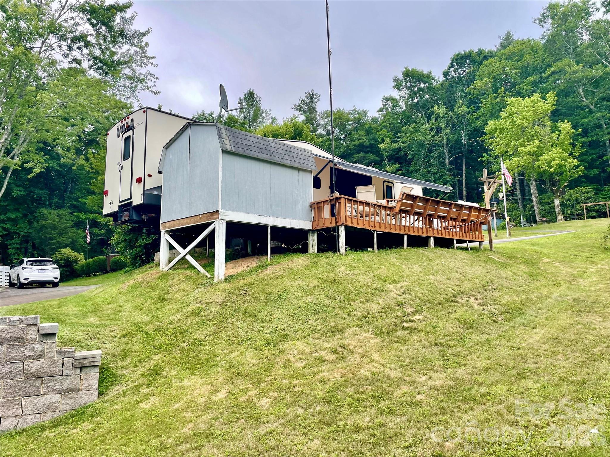 226 Saddle Ridge Drive Ennice, NC 28623 - Photo 16 of 23