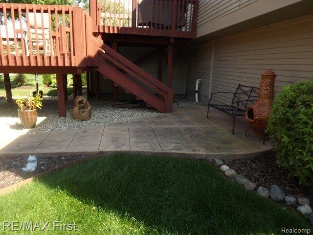 781 Bolinger Street Rochester, MI 48307 - Photo 5 of 44 side of deck and patio