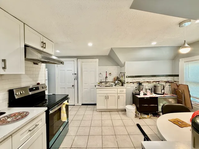 $2,350 | 10 Clark Street, Unit 3, Quincy, MA 02171