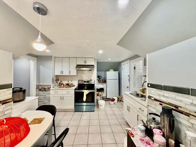 $2,350 | 10 Clark Street, Unit 3, Quincy, MA 02171