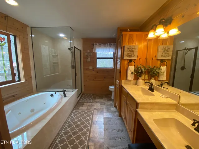 $899,900 | 2440 Breezy Road, Sevierville, TN 37876