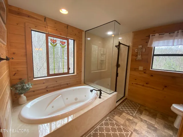 $899,900 | 2440 Breezy Road, Sevierville, TN 37876