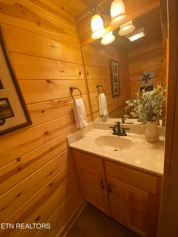 $899,900 | 2440 Breezy Road, Sevierville, TN 37876