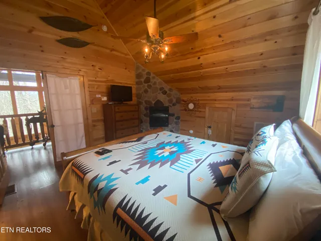 $899,900 | 2440 Breezy Road, Sevierville, TN 37876