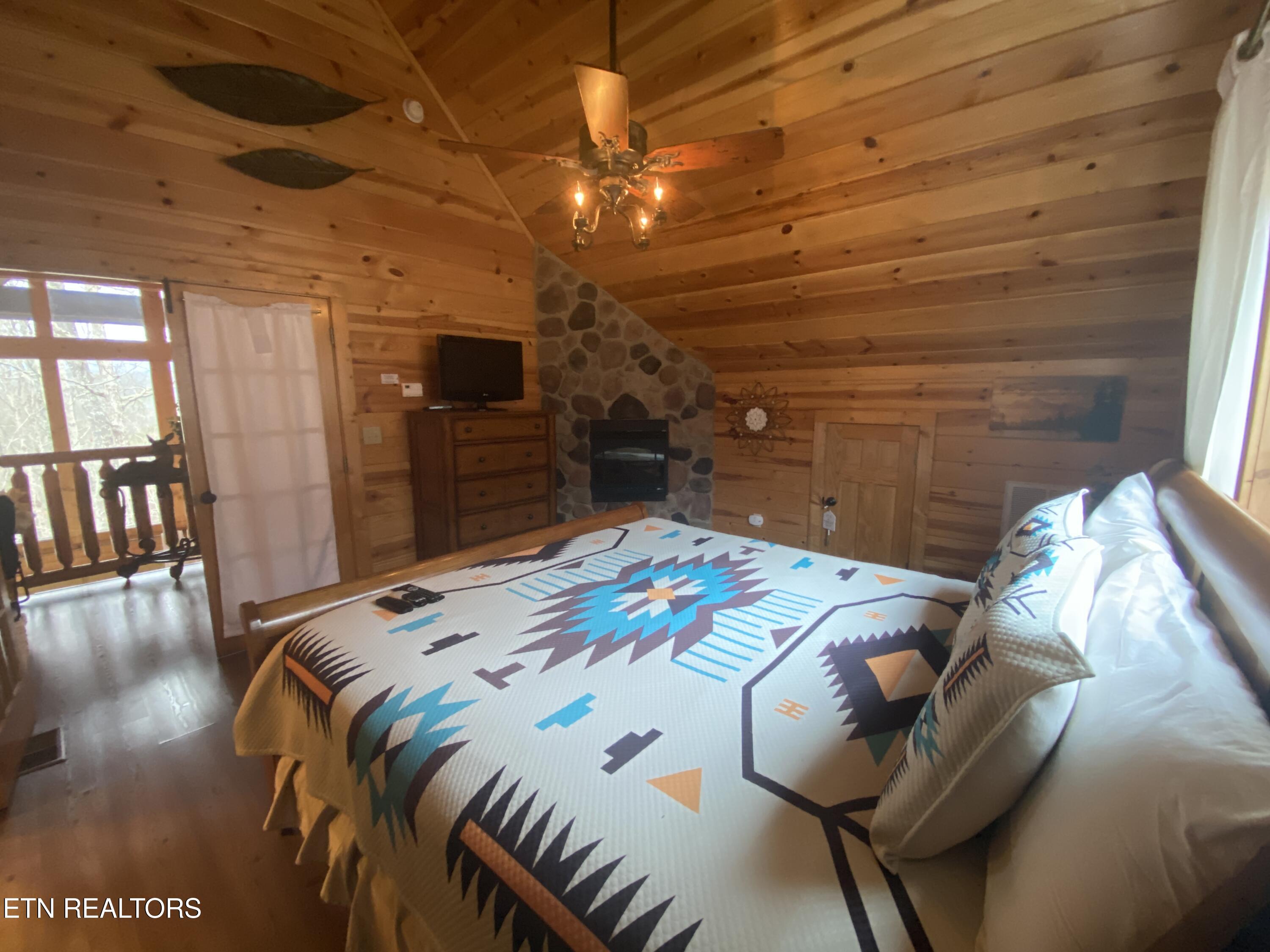 2440 Breezy Road Sevierville, TN 37876 - Photo 20 of 45 IMG-1100