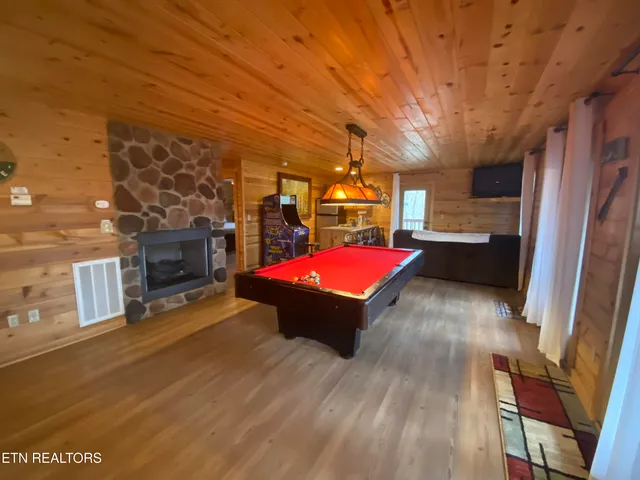 $899,900 | 2440 Breezy Road, Sevierville, TN 37876