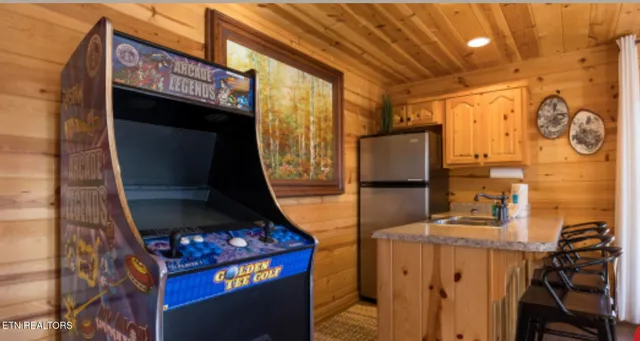 $899,900 | 2440 Breezy Road, Sevierville, TN 37876