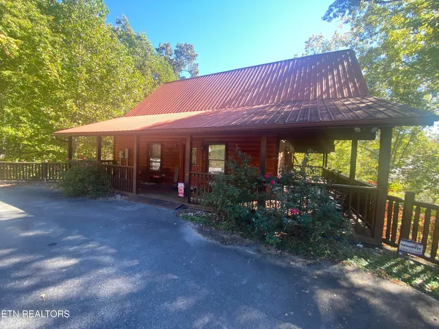 $899,900 | 2440 Breezy Road, Sevierville, TN 37876