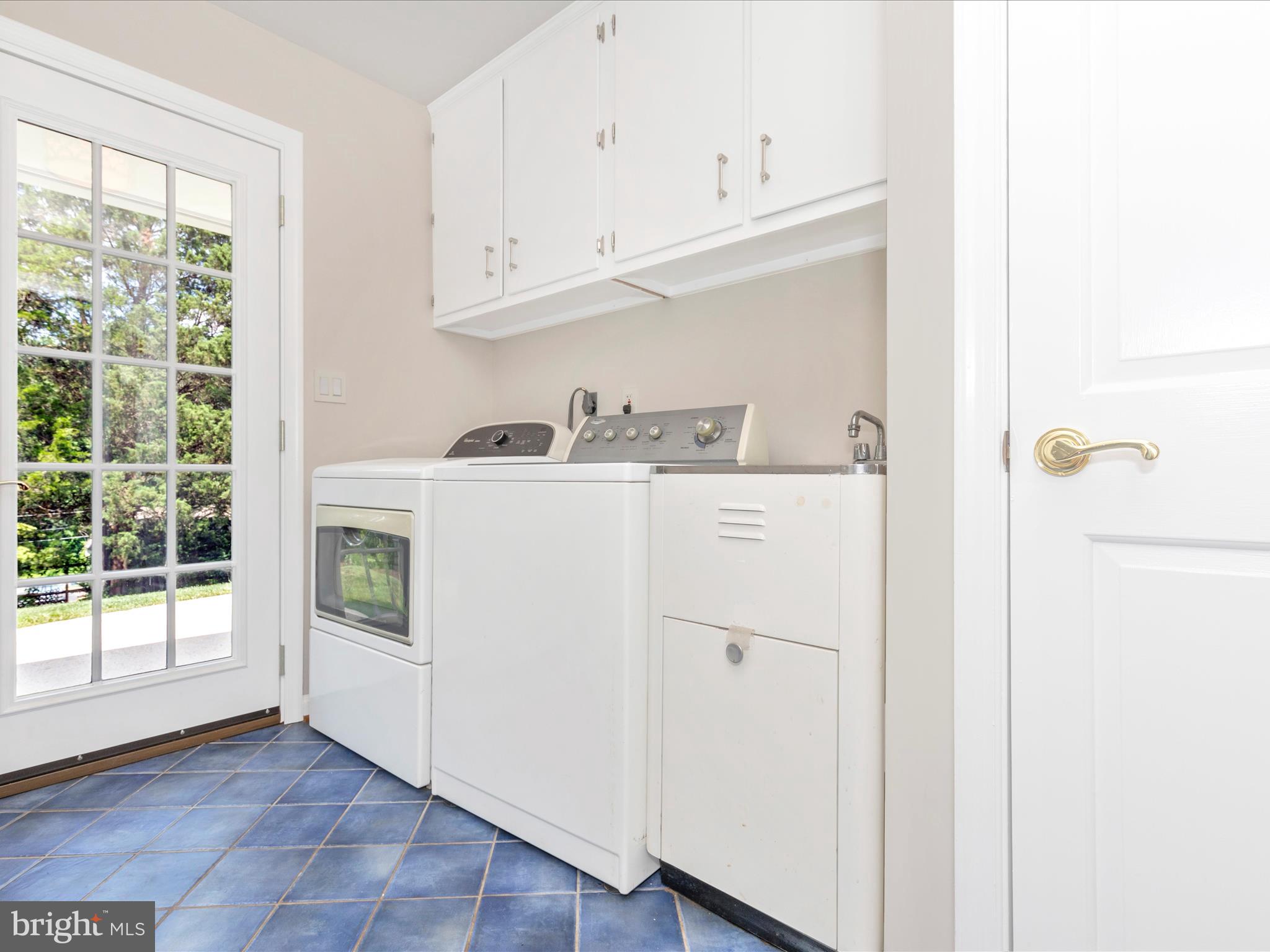 10929 Bellehaven Boulevard Damascus, MD 20872 - Photo 20 of 39 Laundry on Main Level