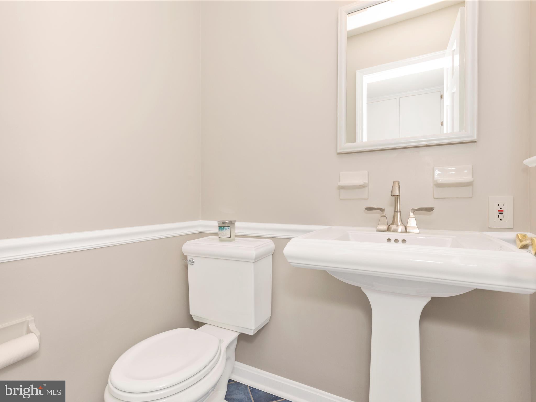 10929 Bellehaven Boulevard Damascus, MD 20872 - Photo 21 of 39 Powder Room