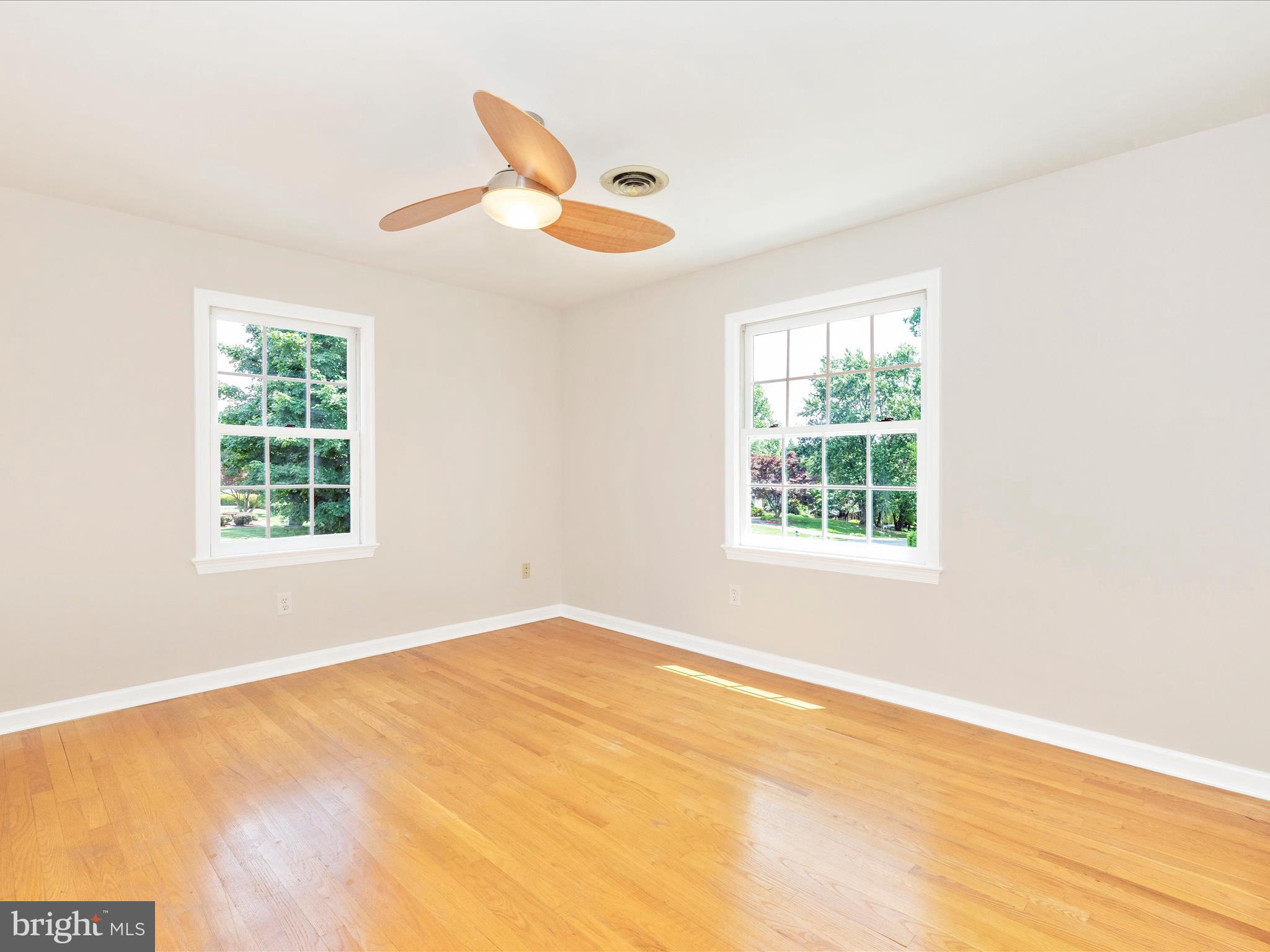 10929 Bellehaven Boulevard Damascus, MD 20872 - Photo 27 of 39 Bedroom 4