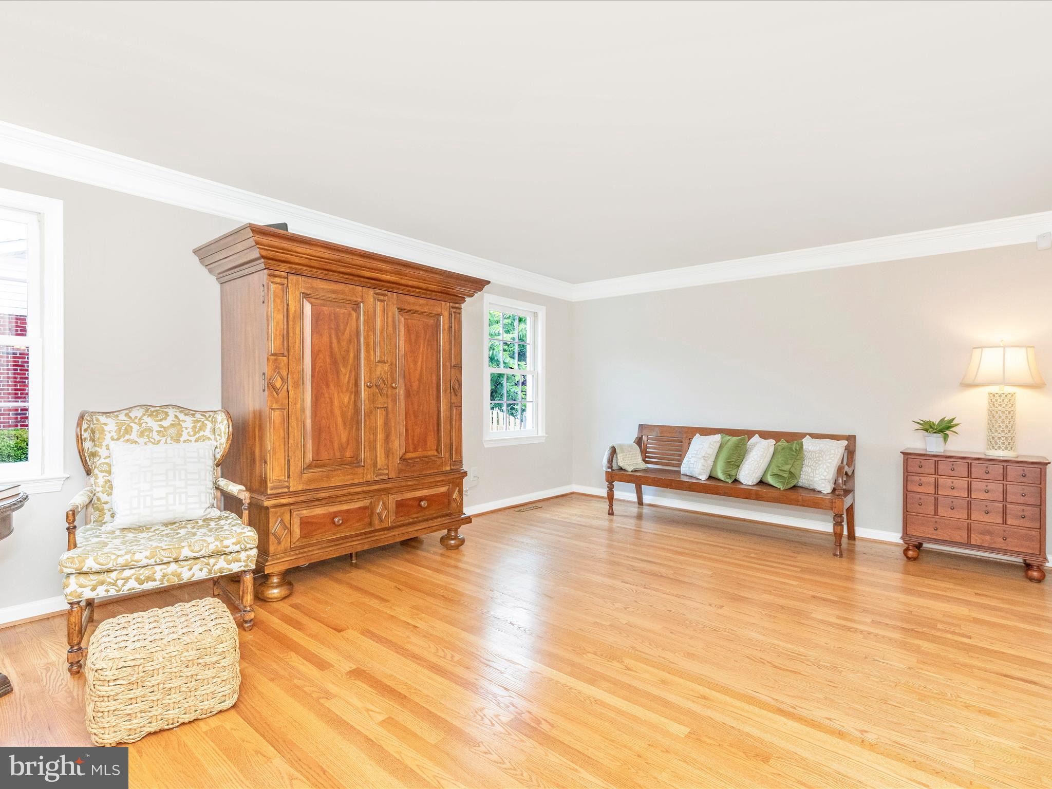 10929 Bellehaven Boulevard Damascus, MD 20872 - Photo 5 of 39 Gleaming Hardwood Flooring