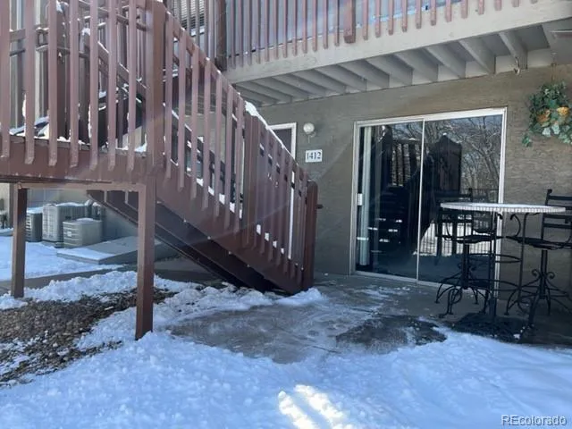 a view of entryway front of house