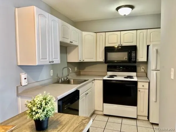 $1,300 | 5300 Cherry Creek S Drive, Unit 1412, Denver, CO 80246