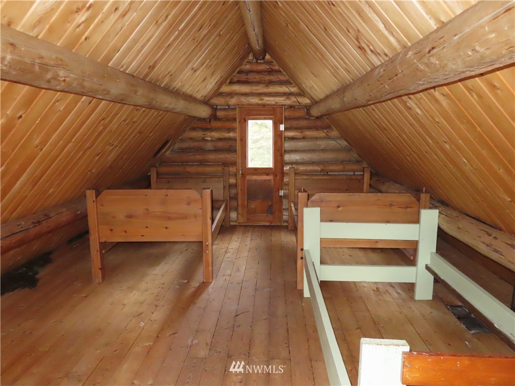 14 California Mine Road Republic, WA 99166 - Photo 14 of 26 a view of entryway with wooden floor